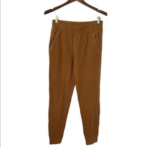 Alo Yoga Unwind Sweatpants